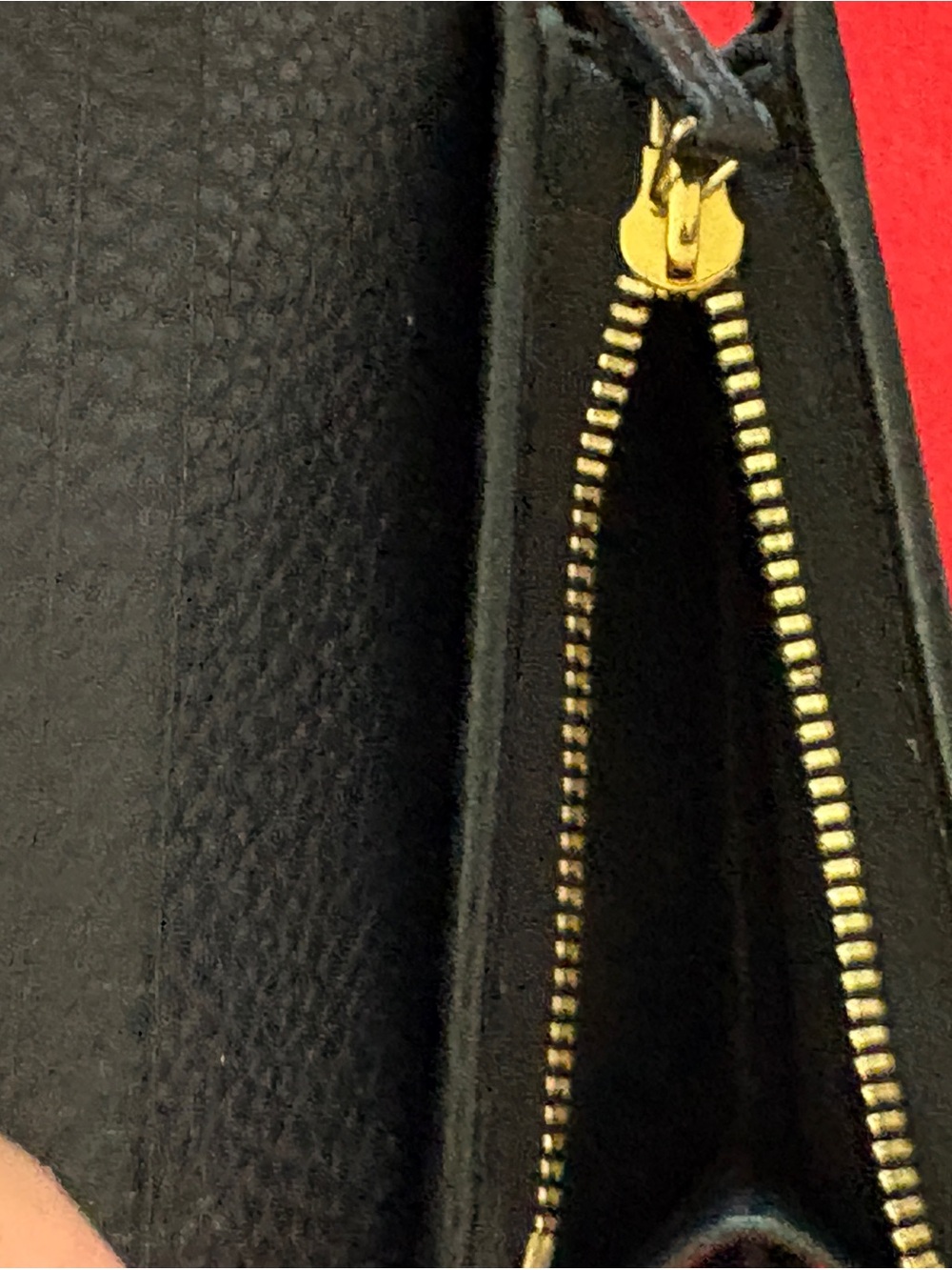 Gucci Black Pebbled Leather Small Bi-Fold Wallet with Gold Double G - Picture 8 of 14